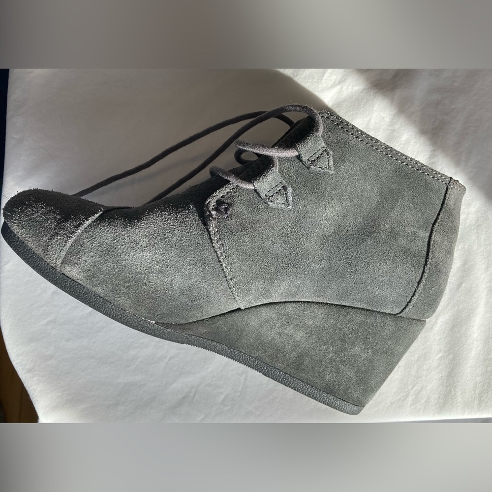 Tom’s gray lace up wedges size 8 never been worn